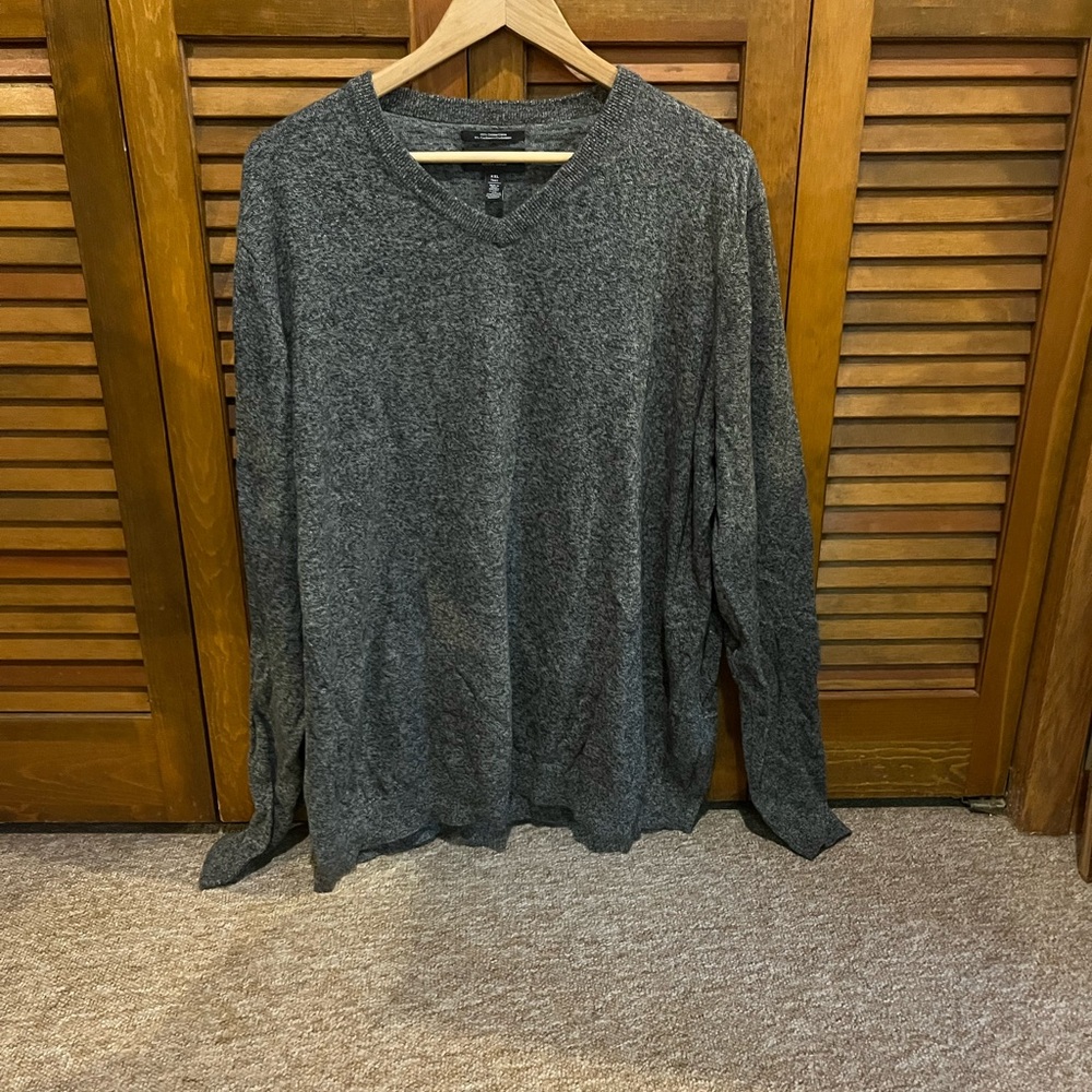 Men’s xxl v neck sweater